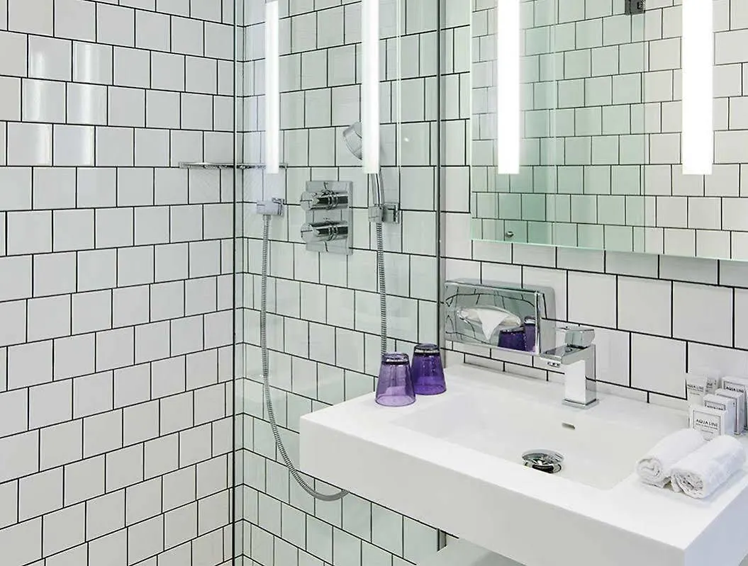 Hotel Western Premier Faubourg 88 4*